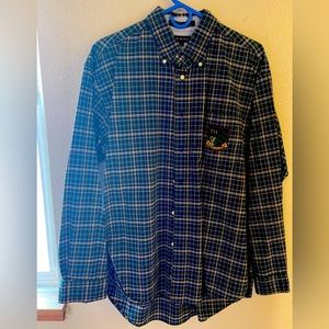 Tommy Hilfiger men’s dress shirt.  Good condition.